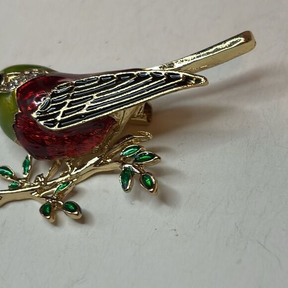 Colorful green and red enamel bird gold tone pin brooch statement jewelry - Picture 3 of 7